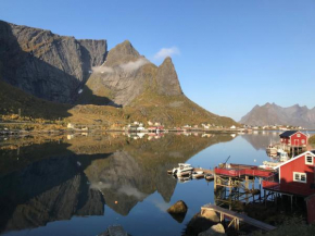 Reine Retro Villa - Cozy With a Fantastic View